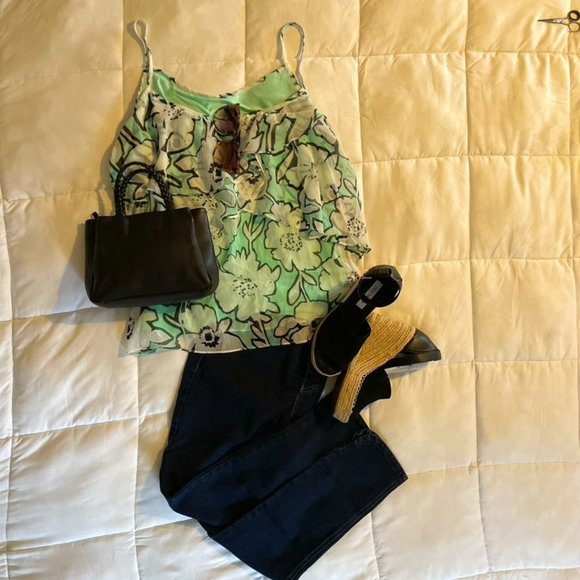 💙 NY. & CO. Flowy Floral Ruffle Tank Top XL - Picture 2 of 6